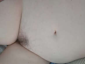 Photos de minous : Ma petite chatte excit&eacute;e 